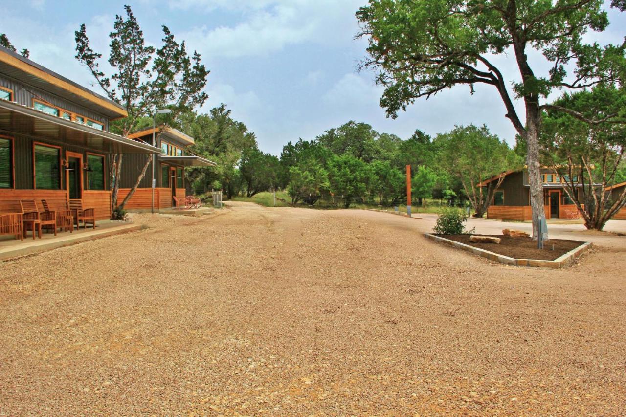 Green Acres Cottages - Dripping Springs Suite Уимбърли Екстериор снимка
